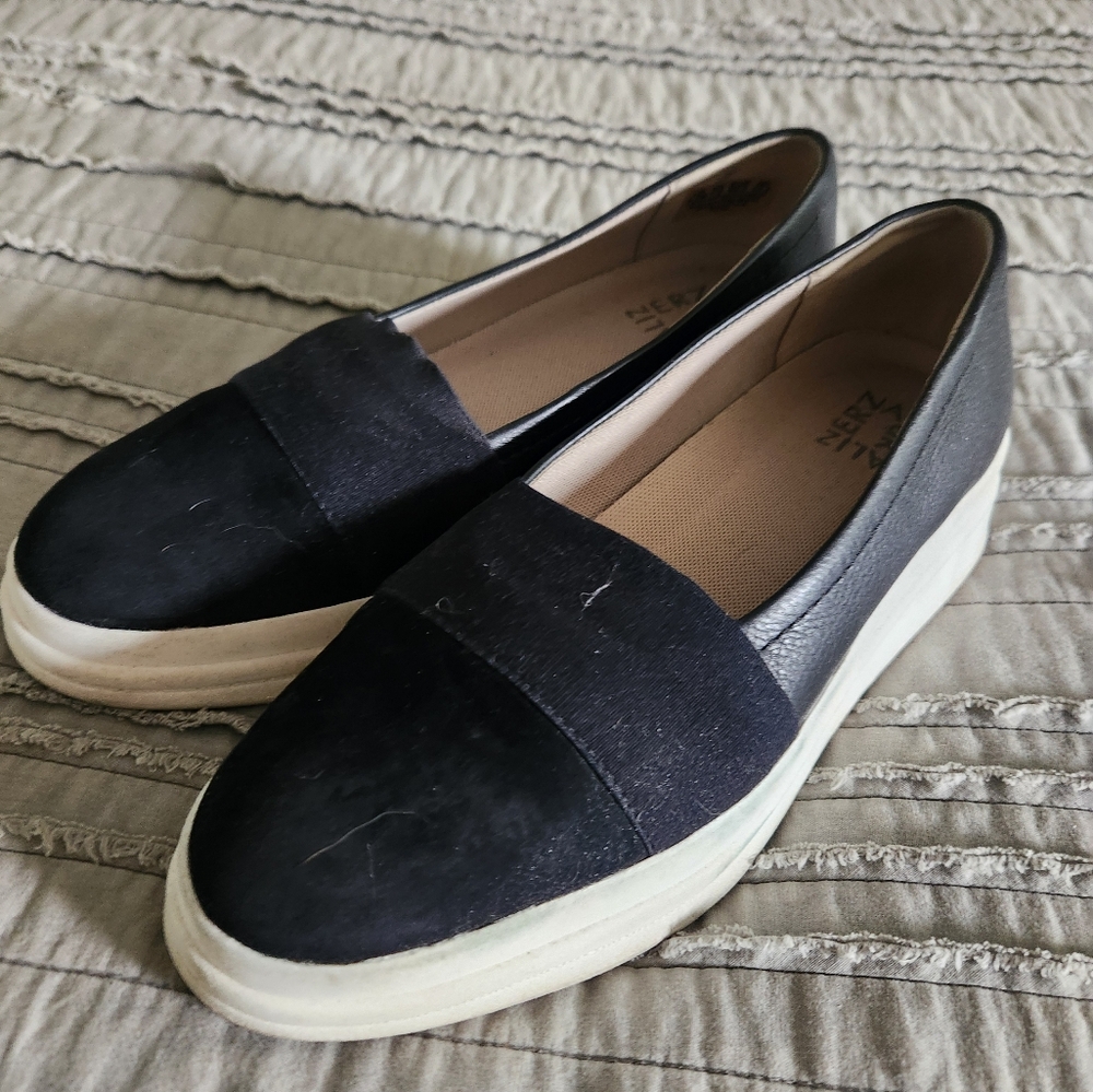 Naturalizer shoes. Like new size 9.5W